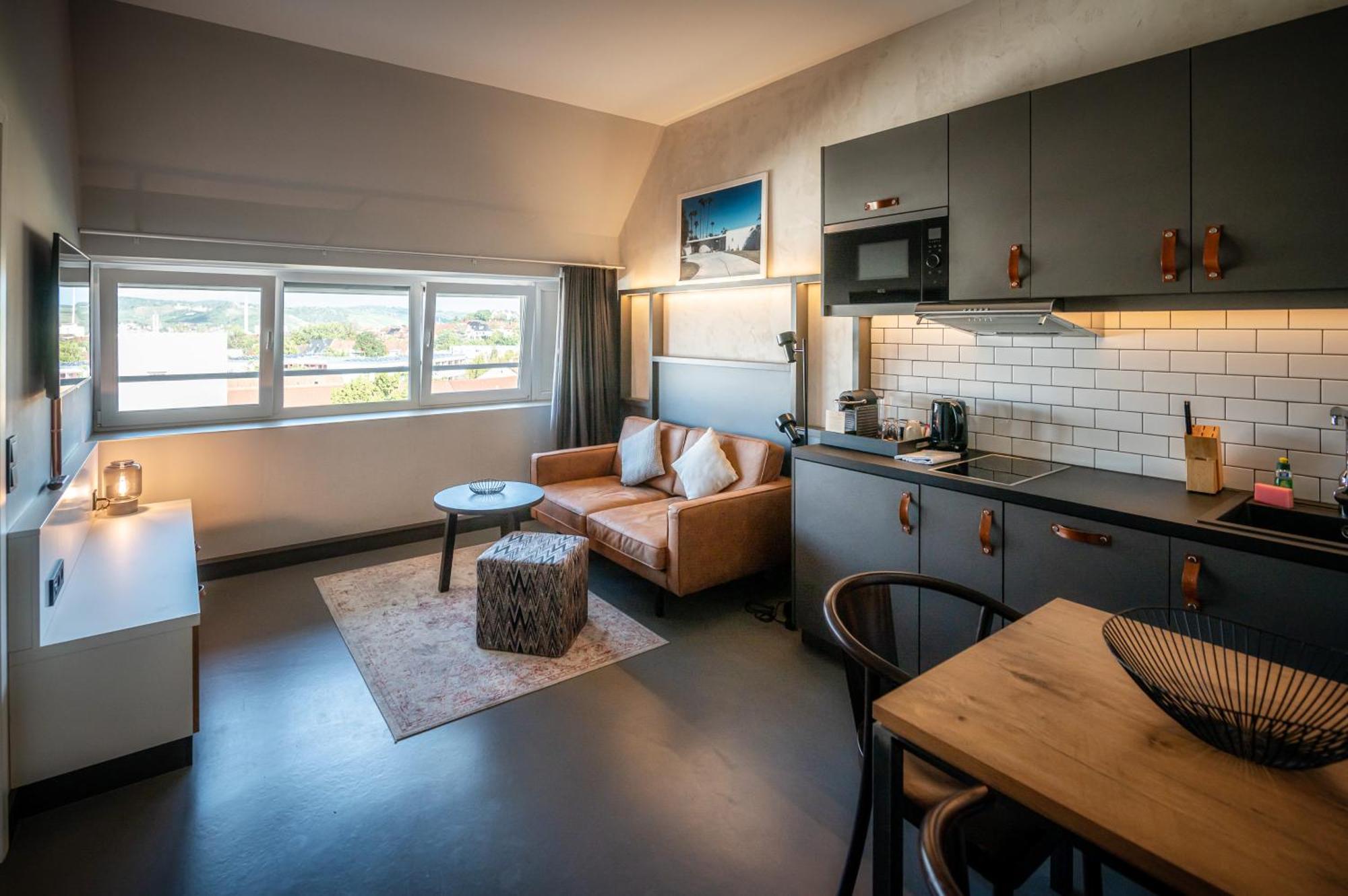 CLOUD No7 LOFTS Aparthotel Stuttgart Phòng bức ảnh